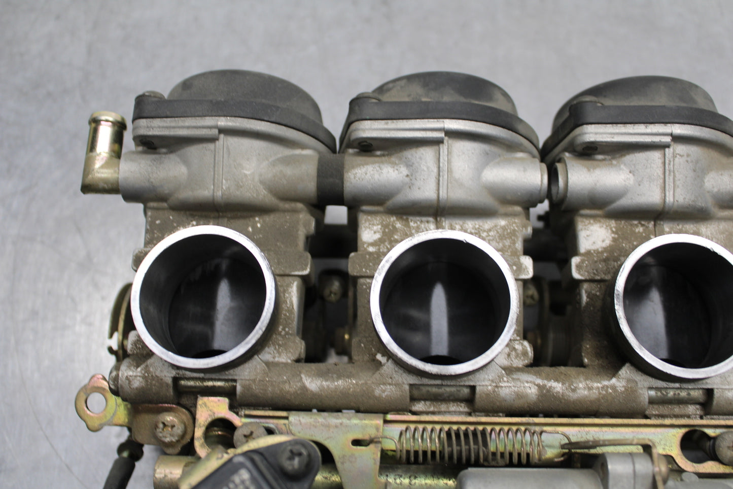 03-05 YAMAHA YZF R6  MAIN FUEL INJECTORS / THROTTLE BODIES BB751