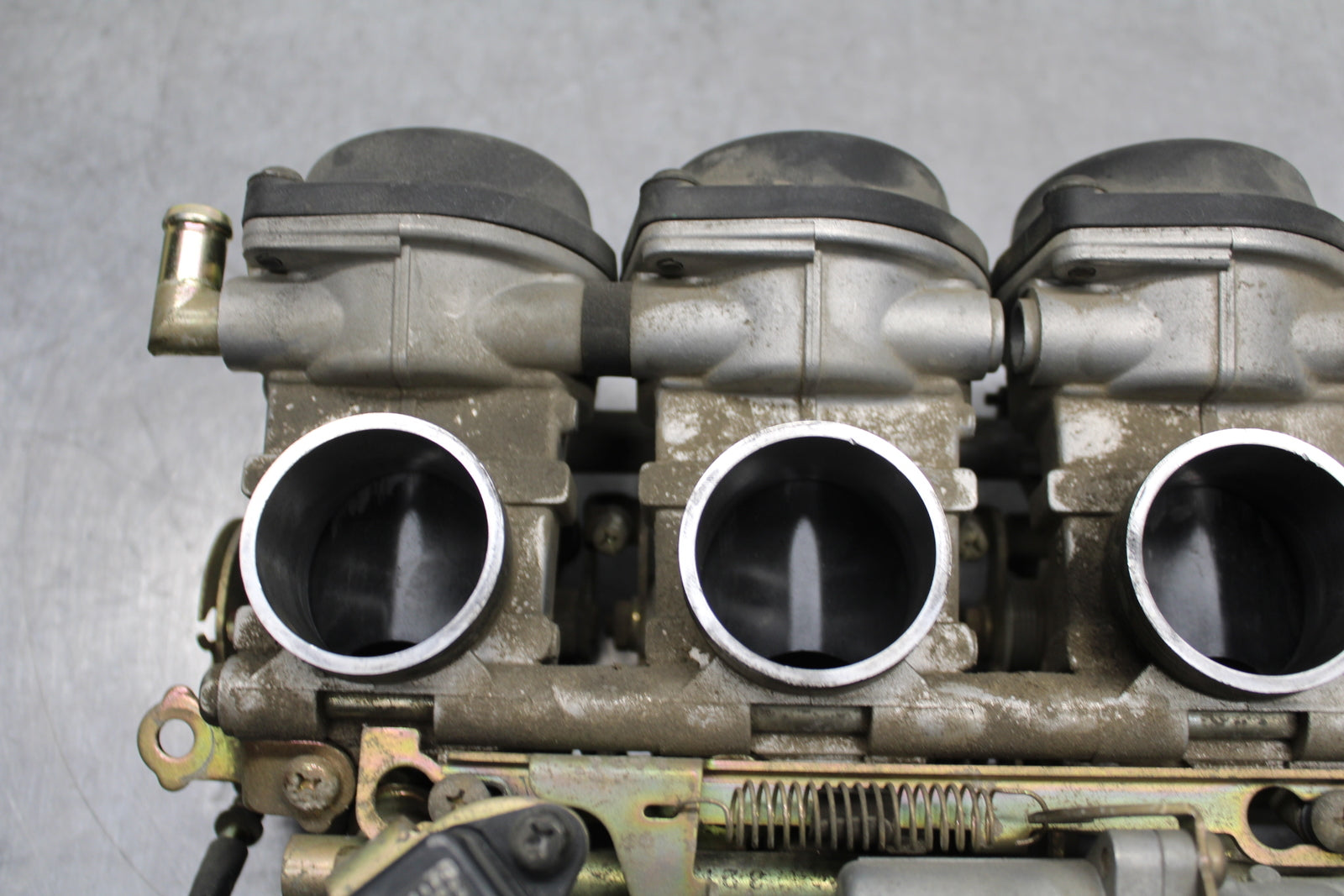 03-05 YAMAHA YZF R6  MAIN FUEL INJECTORS / THROTTLE BODIES BB751