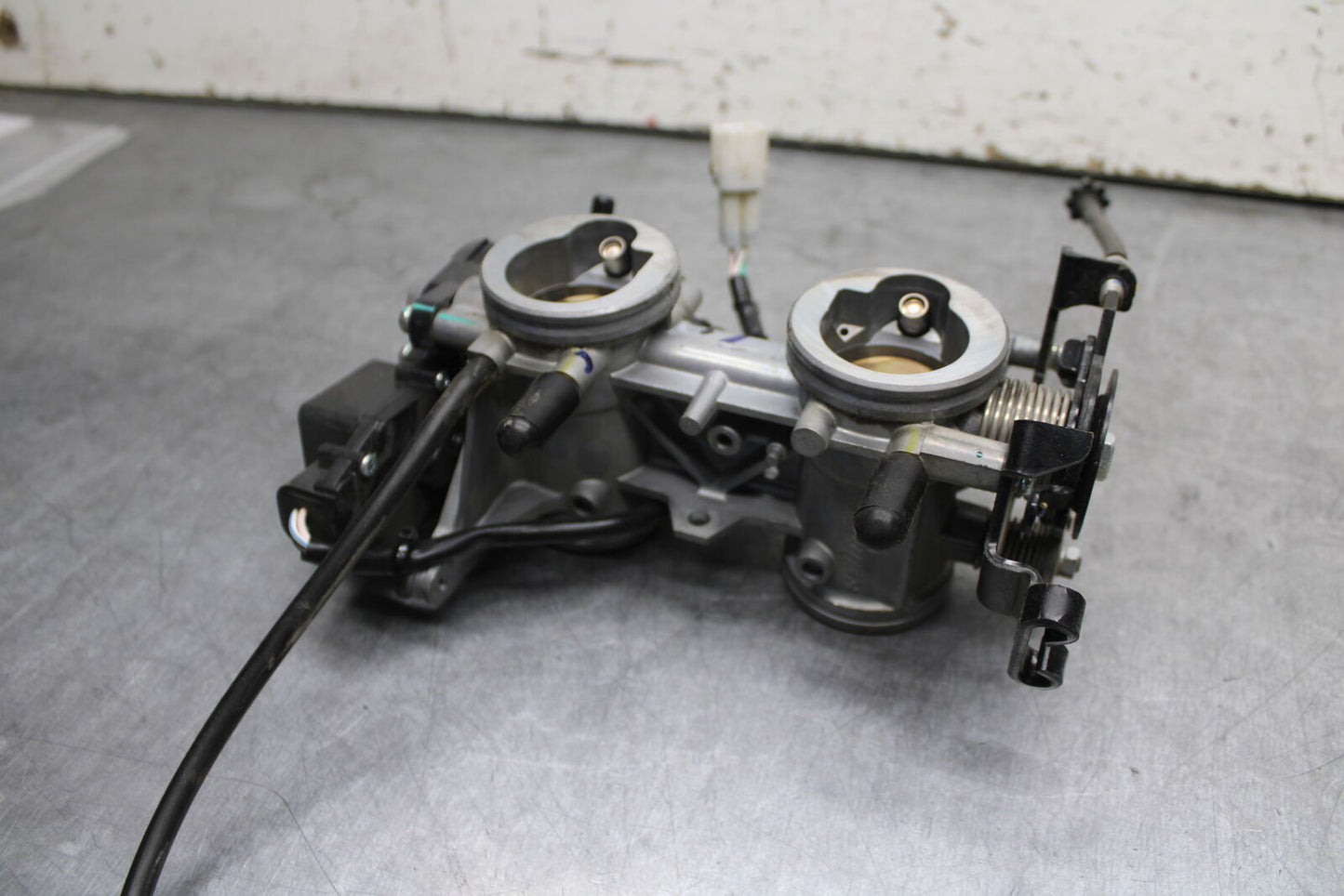 18-24 KAWASAKI NINJA 650 MAIN FUEL INJECTORS / THROTTLE BODIES BB725