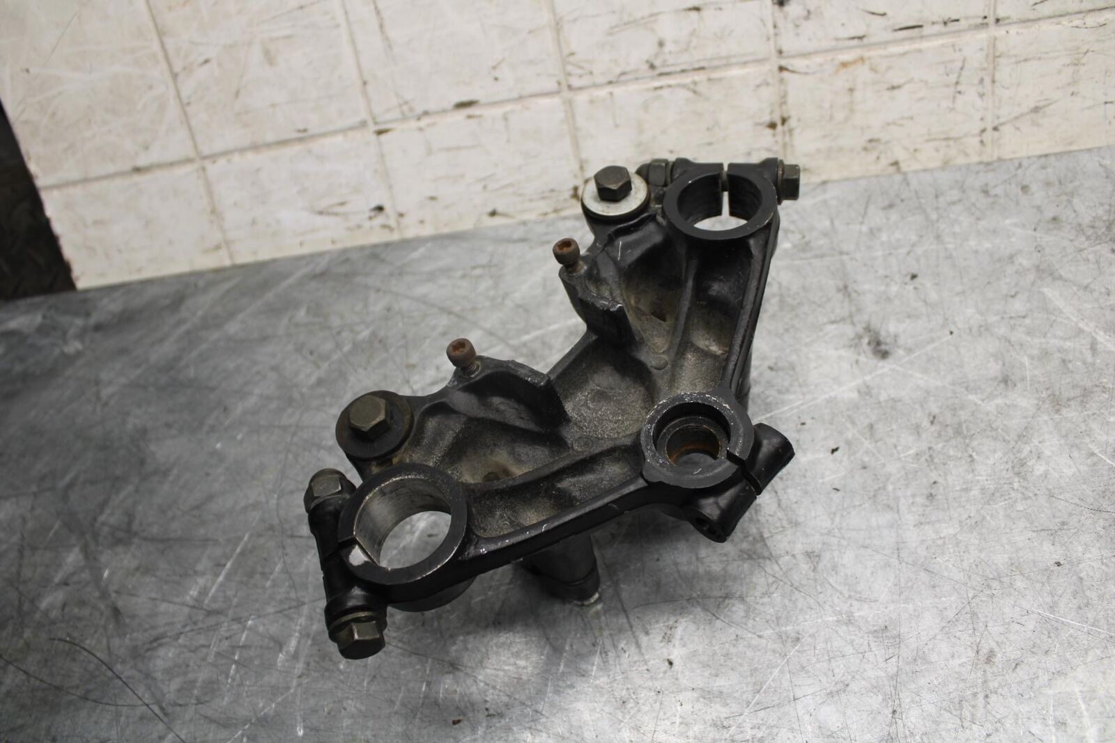 1982 Suzuki GS450L FORKS UPPER TRIPLE TREE CLAMP 51311-44110-291 BB52