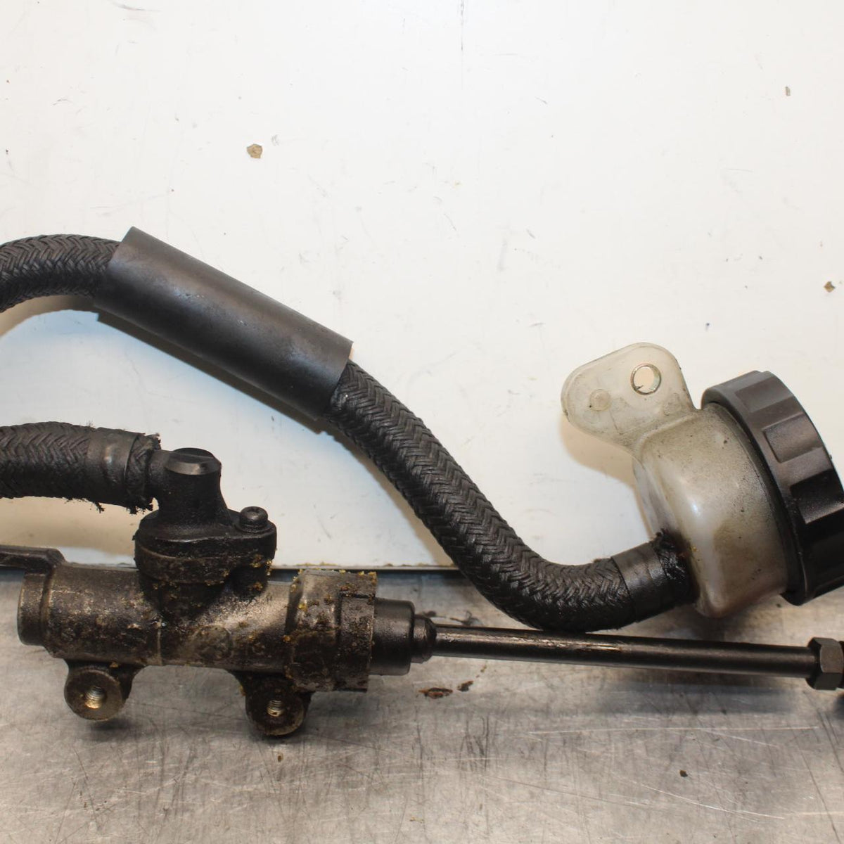 2001 Honda ST1100 REAR BACK BRAKE MASTER CYLINDER W RESERVOIR BB89