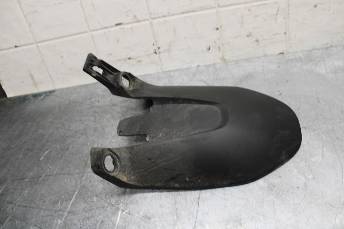 21 HUSQVARNA VITPILEN 401 REAR BACK WHEEL TIRE HUGGER FENDER BB467