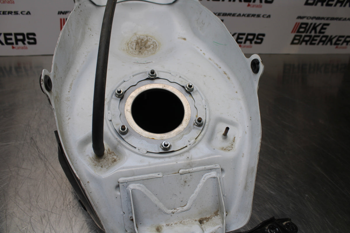 15-16 HONDA CB300F GAS TANK FUEL CELL PETROL RESERVOIR BB150