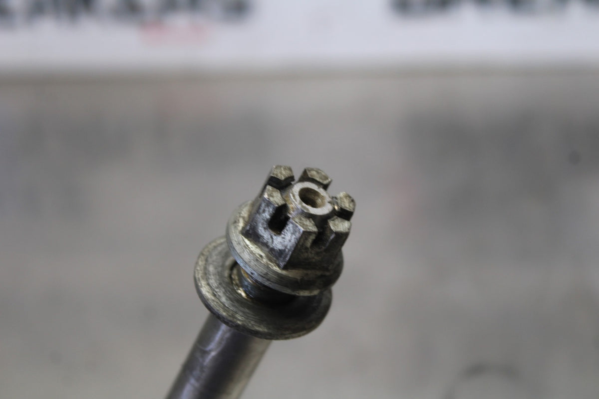 81 YAMAHA MAXIM 550 XJ550 FRONT WHEEL RIM AXLE PIVOT BOLT BB866