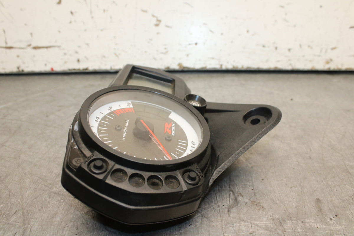 06-07 SUZUKI GSXR 600 SPEEDO TACH GAUGES CLUSTER SPEEDOMETER TACHOMETER BB243