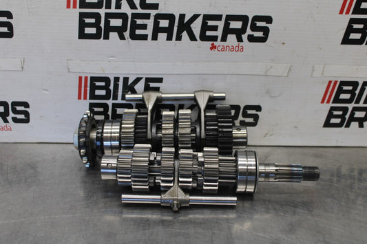 25 KAWASAKI Z900 ENGINE MOTOR TRANSMISSION TRANNY GEARS BB928