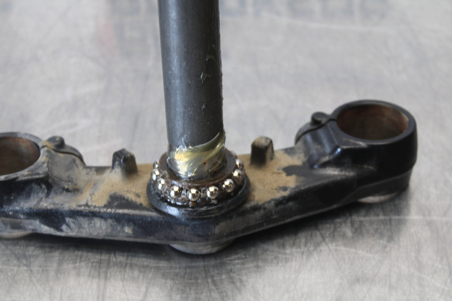 09-15 YAMAHA FZ6R FRONT FORKS CLAMP LOWER TRIPLE TREE STEM BB161