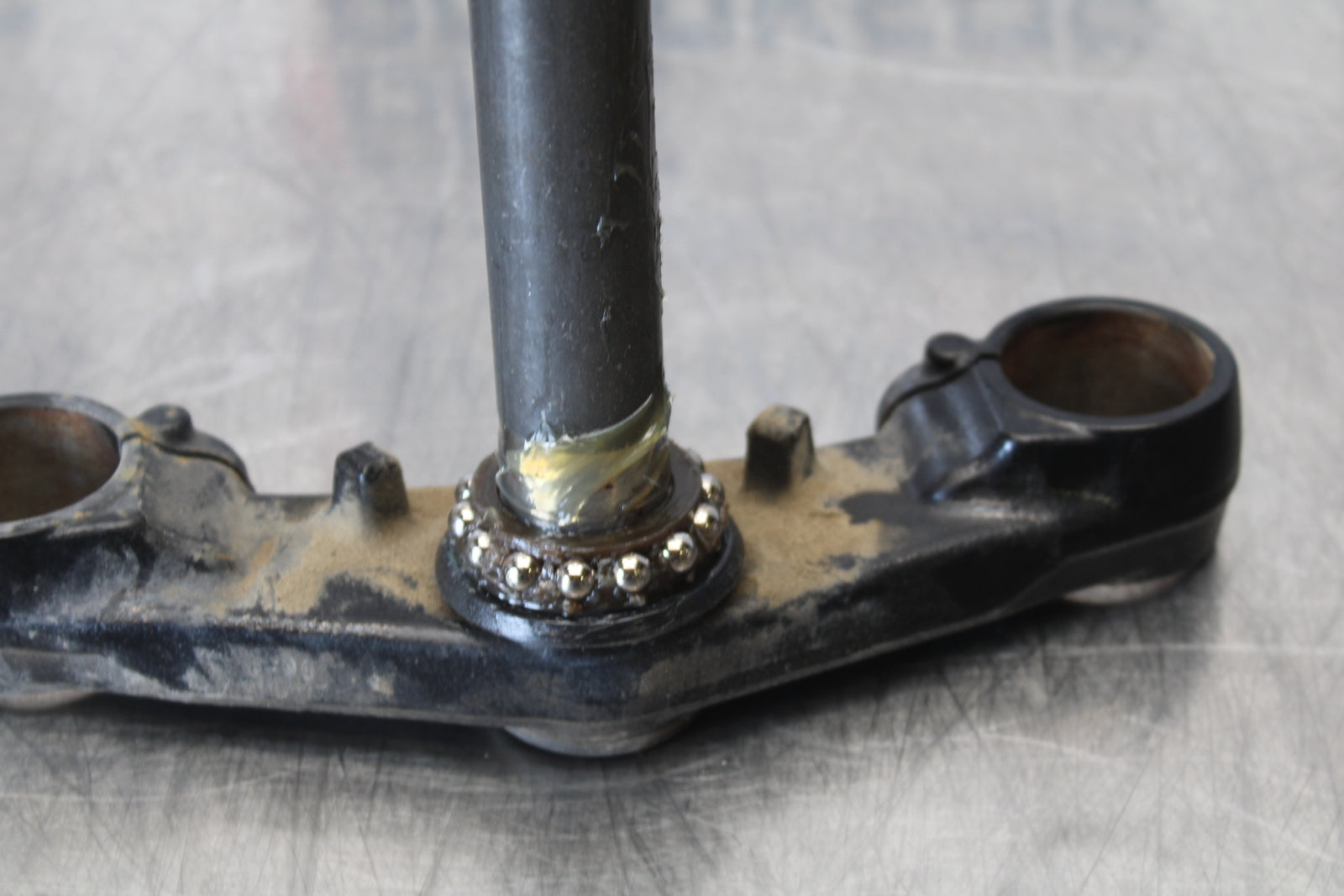 09-15 YAMAHA FZ6R FRONT FORKS CLAMP LOWER TRIPLE TREE STEM BB161