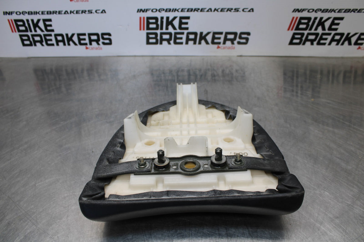 03-04 KAWASAKI NINJA ZX6R 636 REAR BACK PASSENGER TANDEM SEAT PAD SADDLE BB06