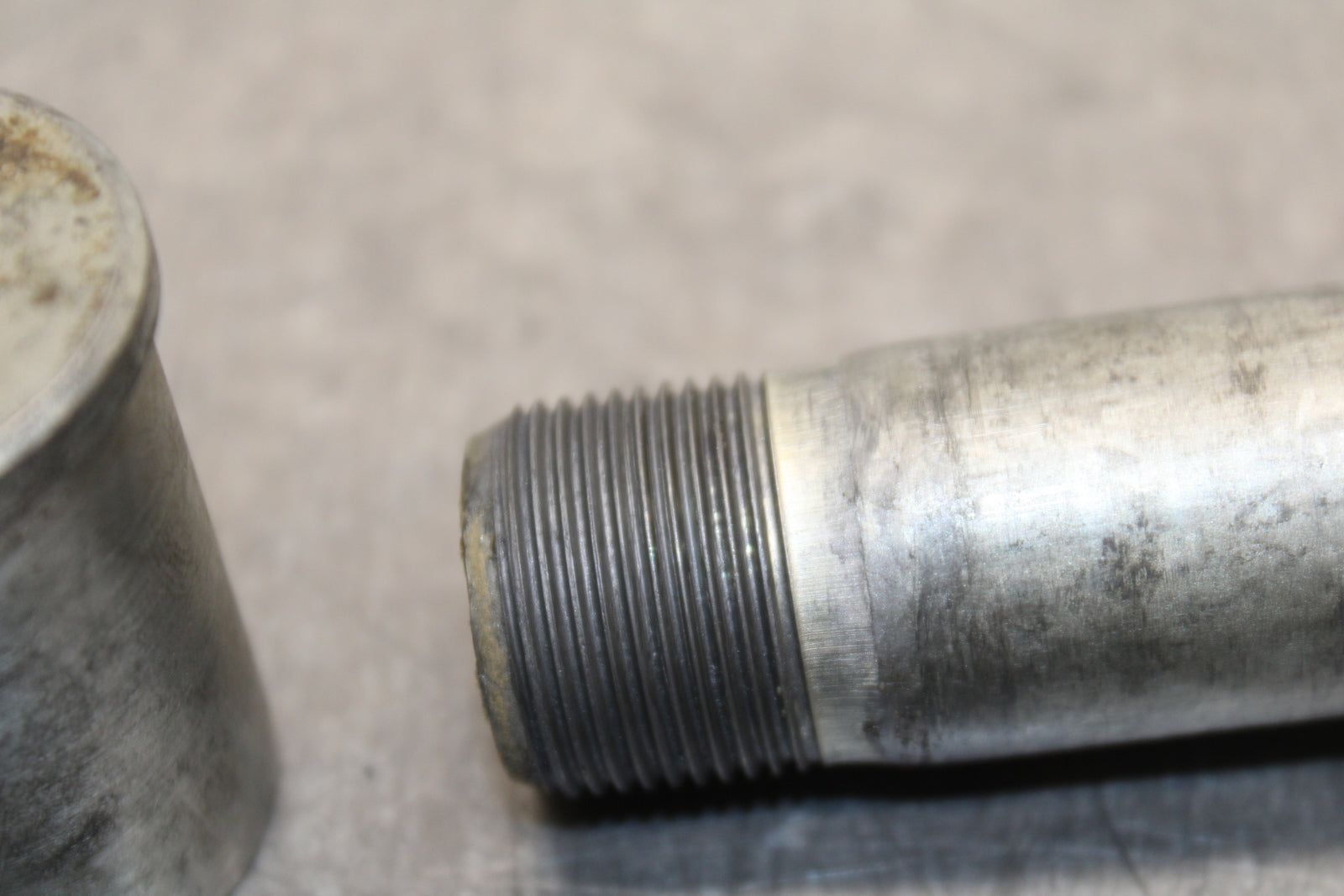 00-05 KAWASAKI NINJA ZX12R FRONT WHEEL RIM AXLE PIVOT BOLT BB121