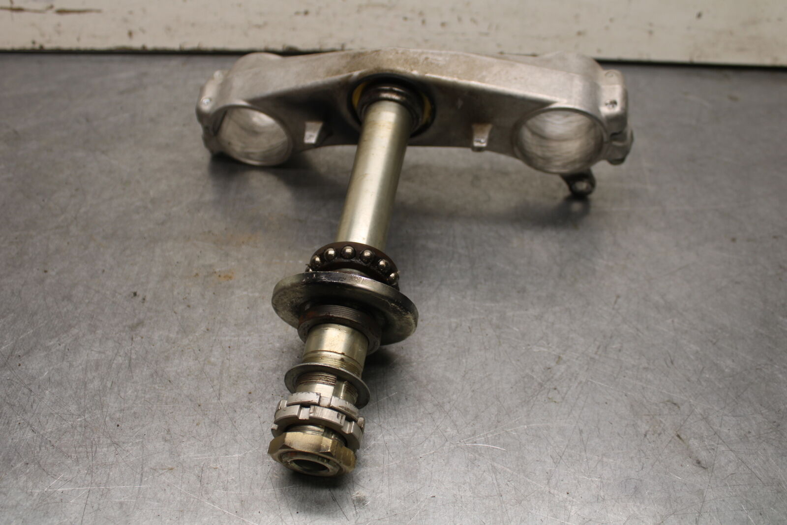 06-07 SUZUKI GSXR750 FRONT FORKS CLAMP LOWER TRIPLE TREE STEM 51311-01H00 BB670