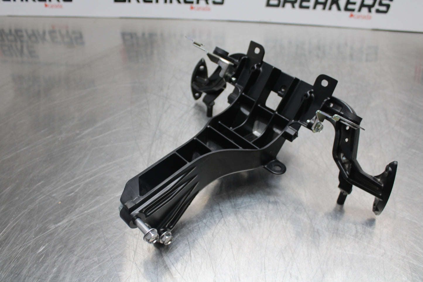 23-24 KAWASAKI NINJA ZX14R NEW!! UPPER FAIRING MIRROR GAUGES STAY BRACKET BB153