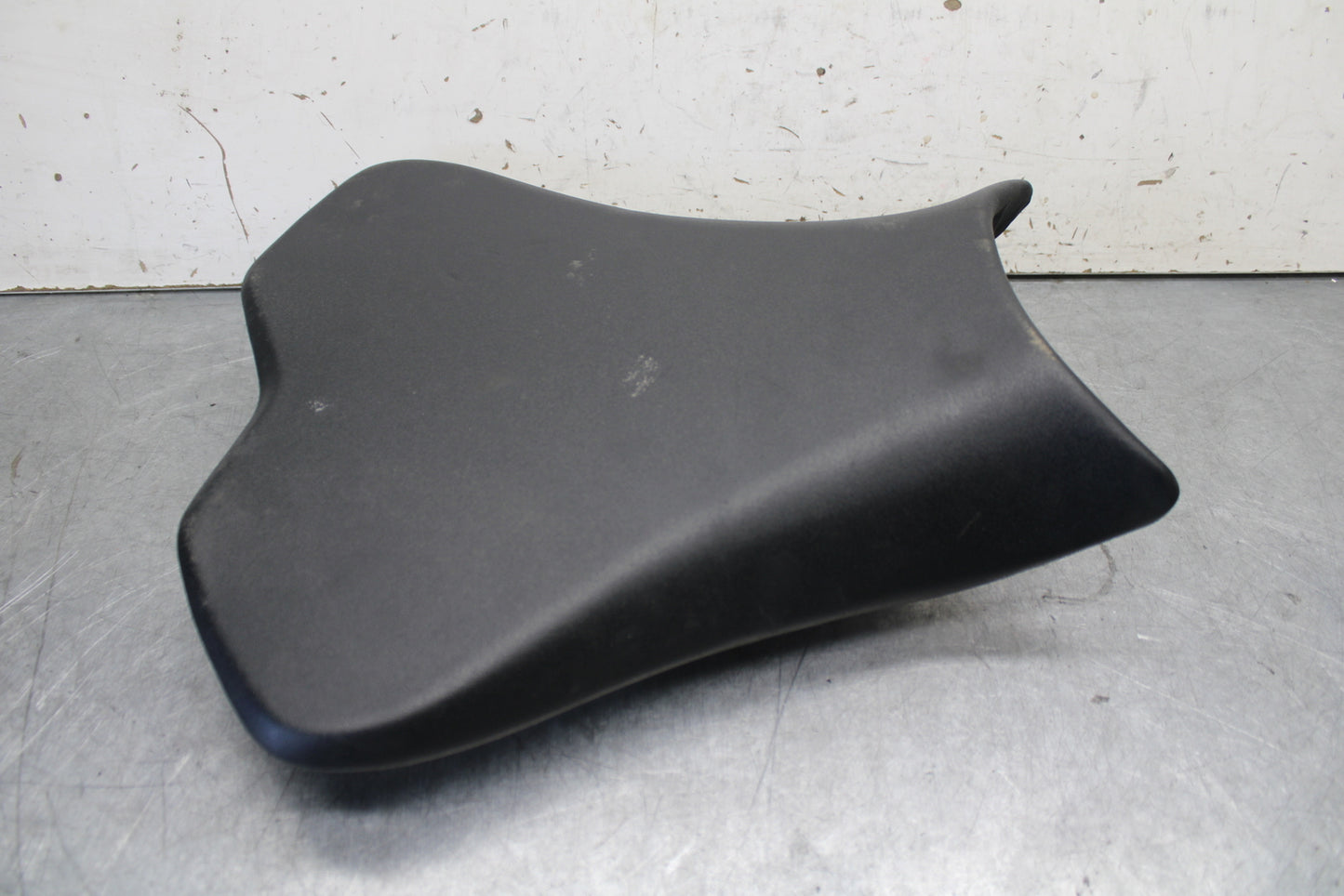 13-18 KAWASAKI NINJA ZX6R FRONT DRIVERS SEAT PAD SADDLE  BB682