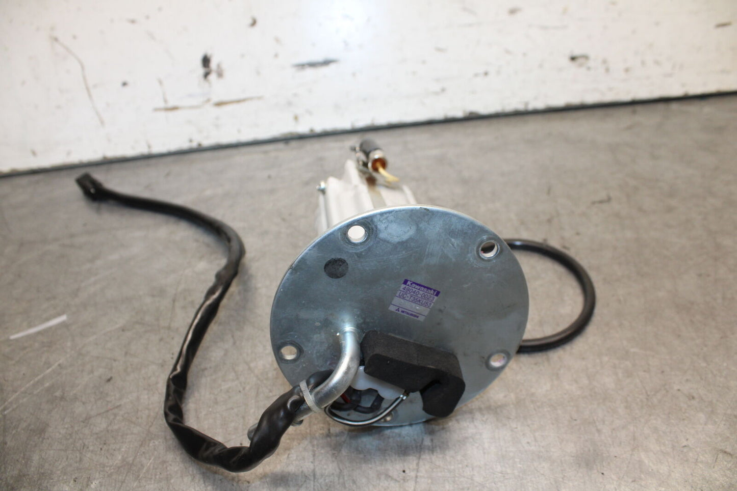 13-18 KAWASAKI NINJA ZX6R FUEL PUMP GAS PETROL SENDER UNIT 49040-0023 BB666