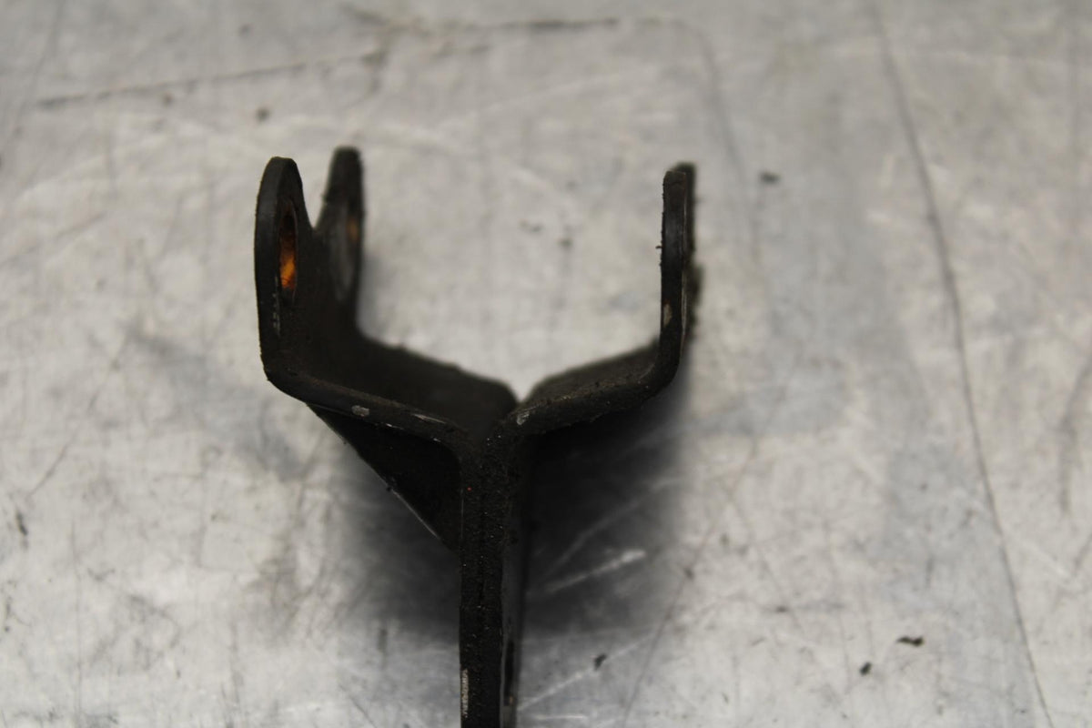 1979 Yamaha XS1100 ENGINE MOUNT MOTOR BRACKET BB572