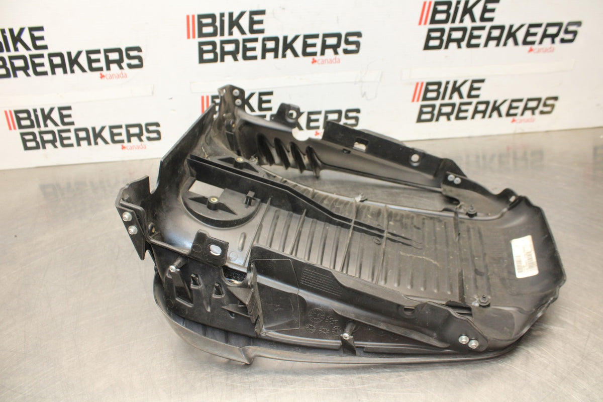 09-17 HARLEY-DAVIDSON V-ROD RADIATOR GRILLE GRILL SHIELD GUARD BB886