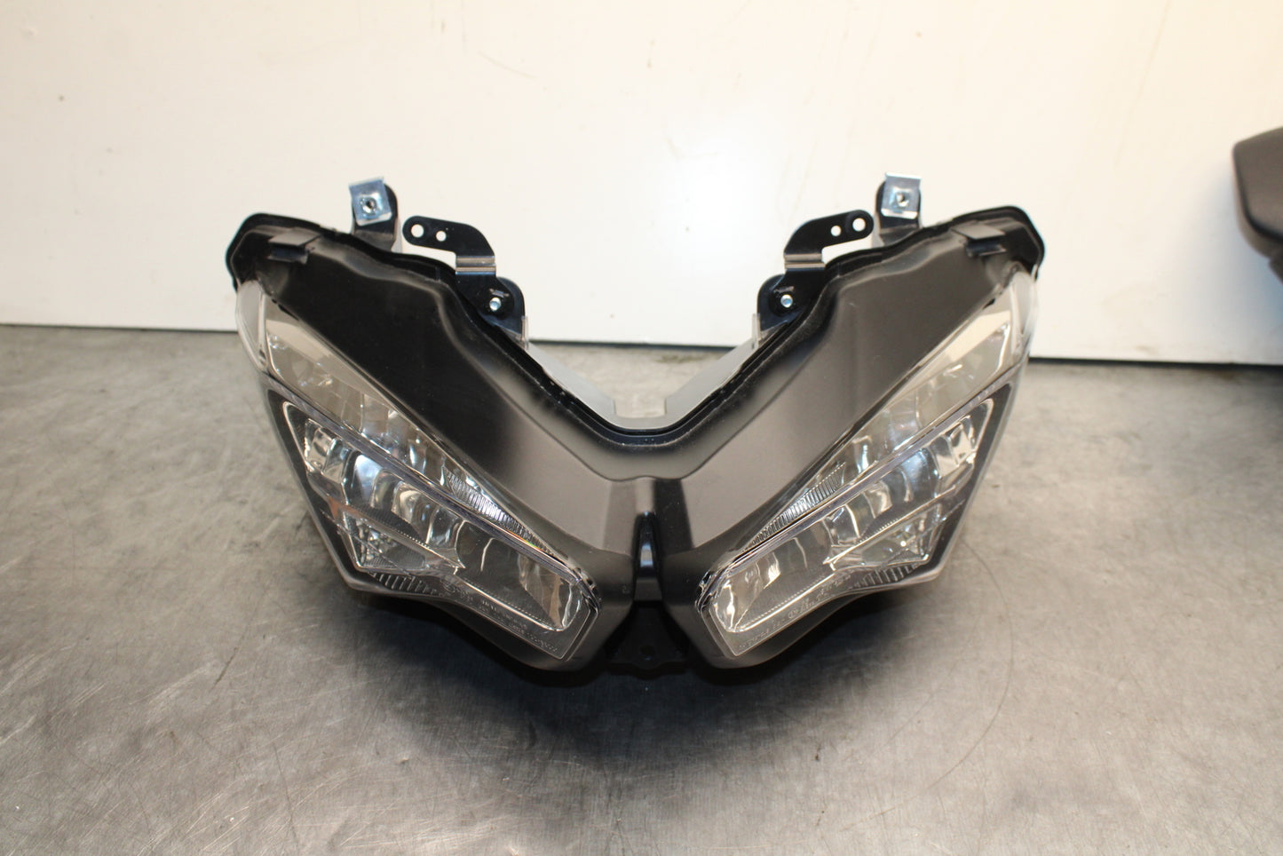 19-23 KAWASAKI NINJA ZX6R FRONT HEADLIGHT HEAD LIGHT LAMP BB749