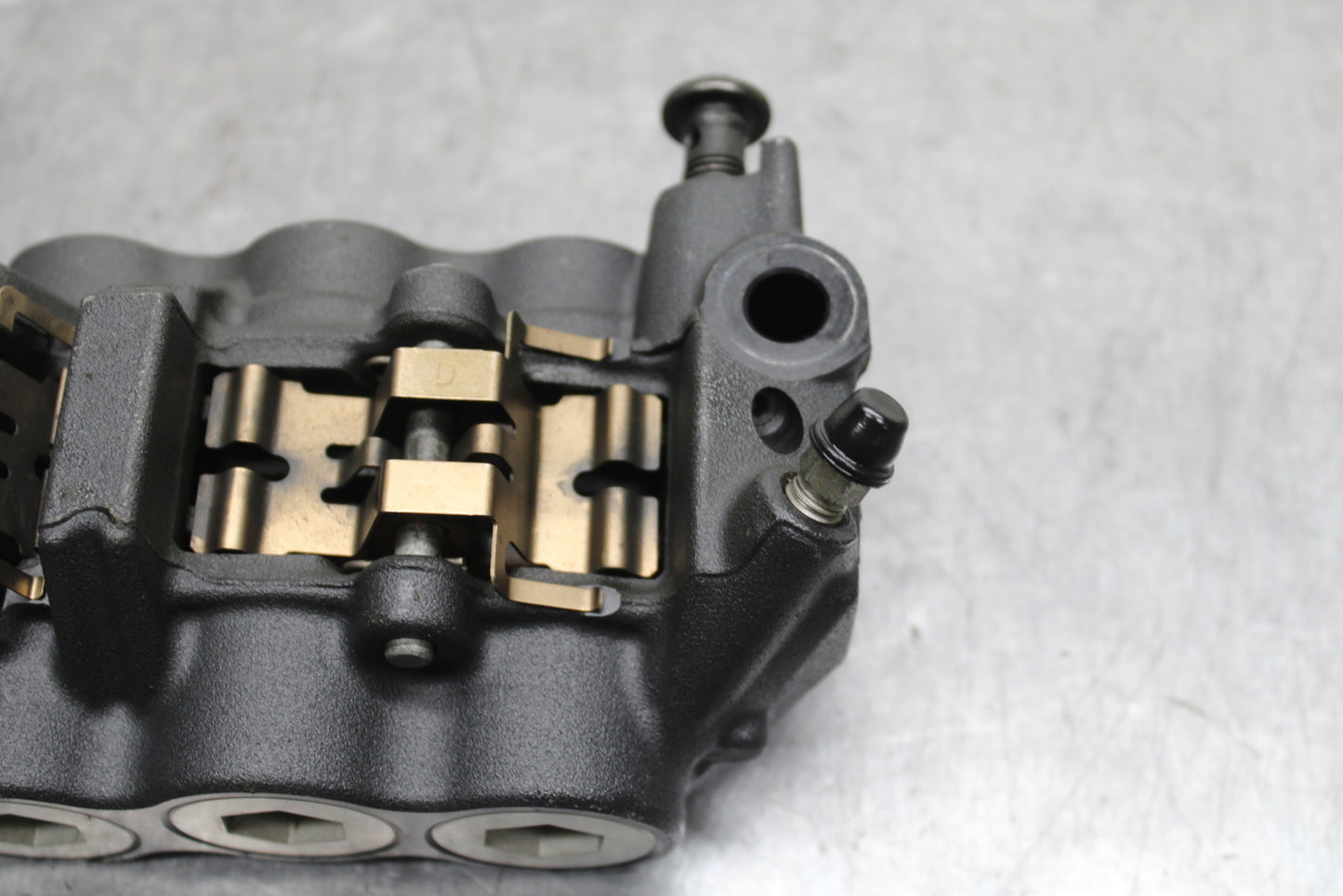 09-14 YAMAHA YZF R1 RIGHT LEFT FRONT BRAKE CALIPER SET PAIR CALIPERS BB119