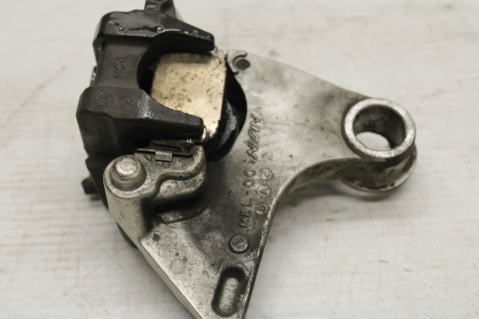 04-05 HONDA CBR1000RR REAR BACK BRAKE CALIPER W MOUNT BRACKET BB285