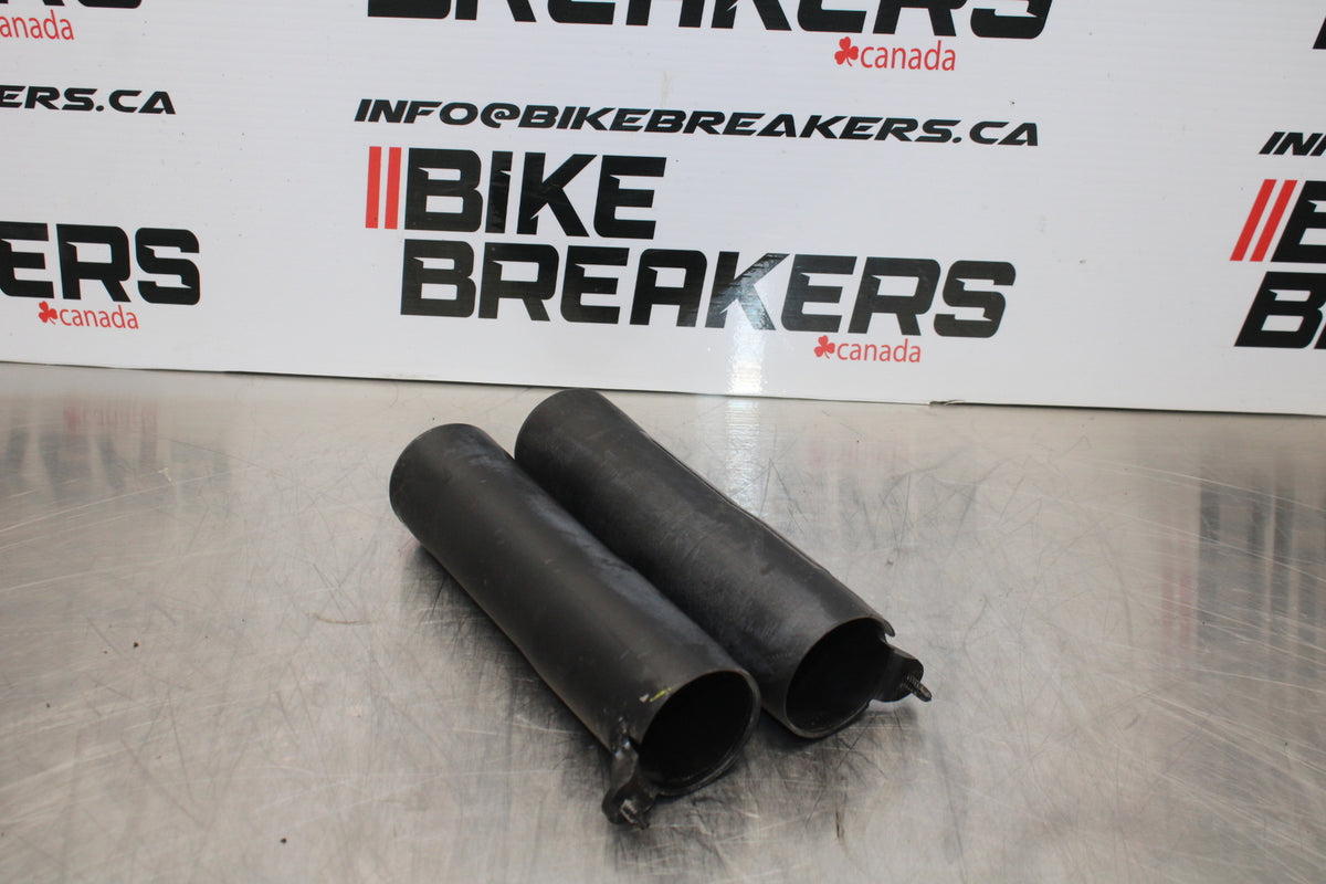 14-17 YAMAHA FZ07 FRONT FORK COVER GUARD SET PAIR BB162