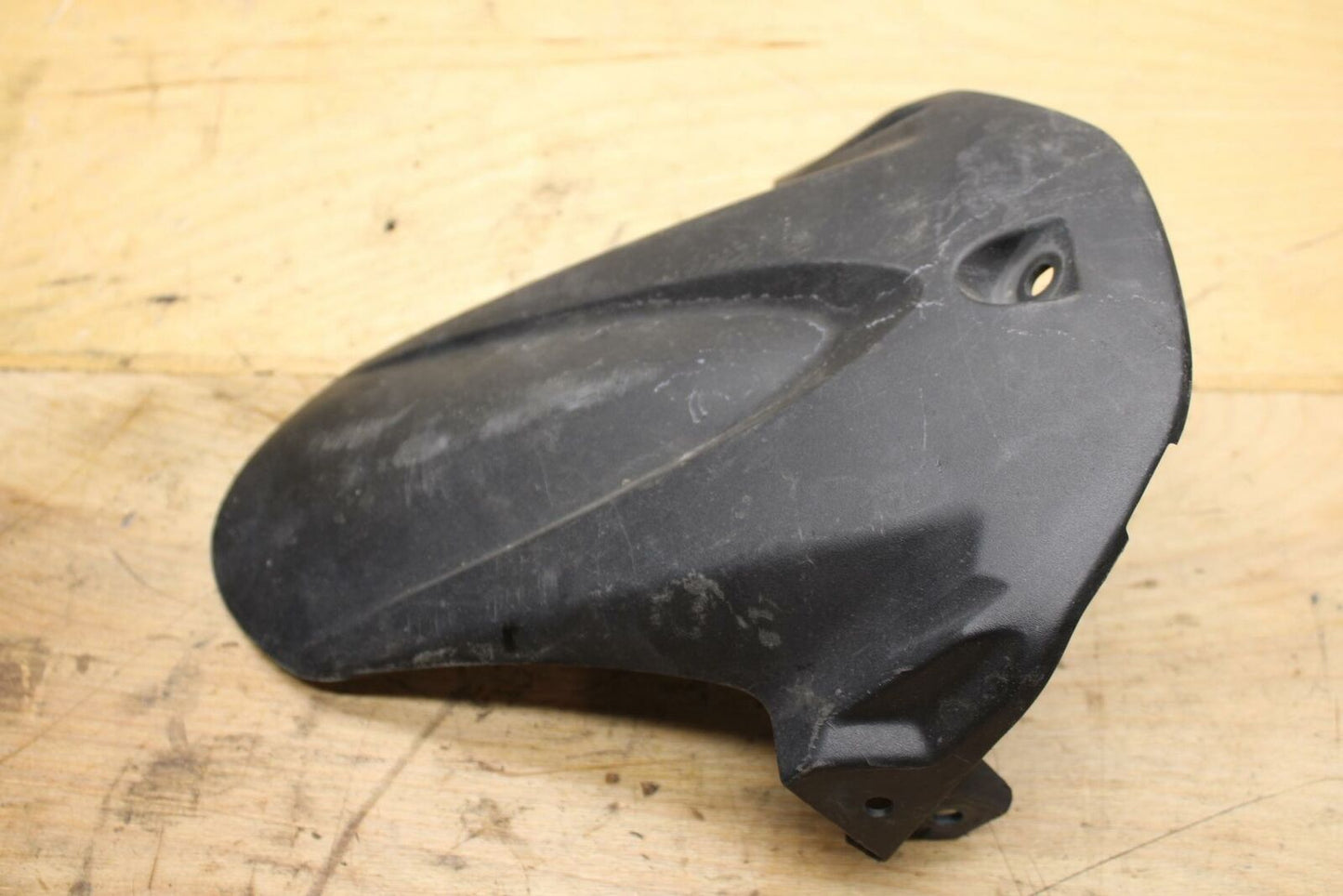 08-09 SUZUKI GSXR600 REAR BACK WHEEL TIRE HUGGER FENDER BB204 B