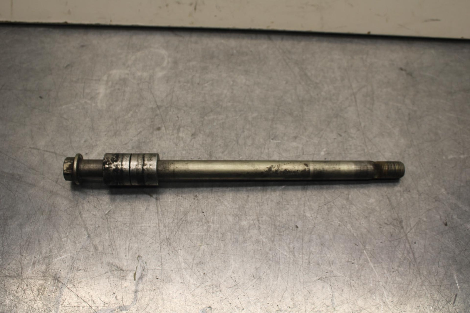 2007 Yamaha V Star 1300 XVS1300A FRONT WHEEL RIM AXLE PIVOT BOLT BB78