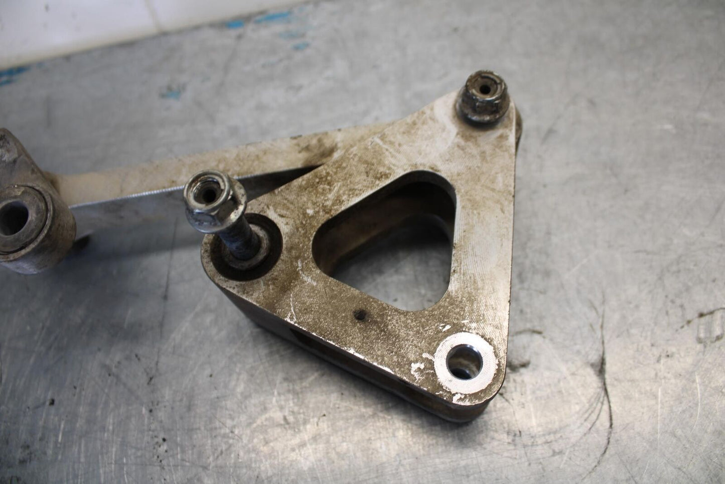 07-08 YAMAHA YZF R1 REAR DOGBONE SHOCK LINKAGE LINK 4C8-2217A-01-00 BB439