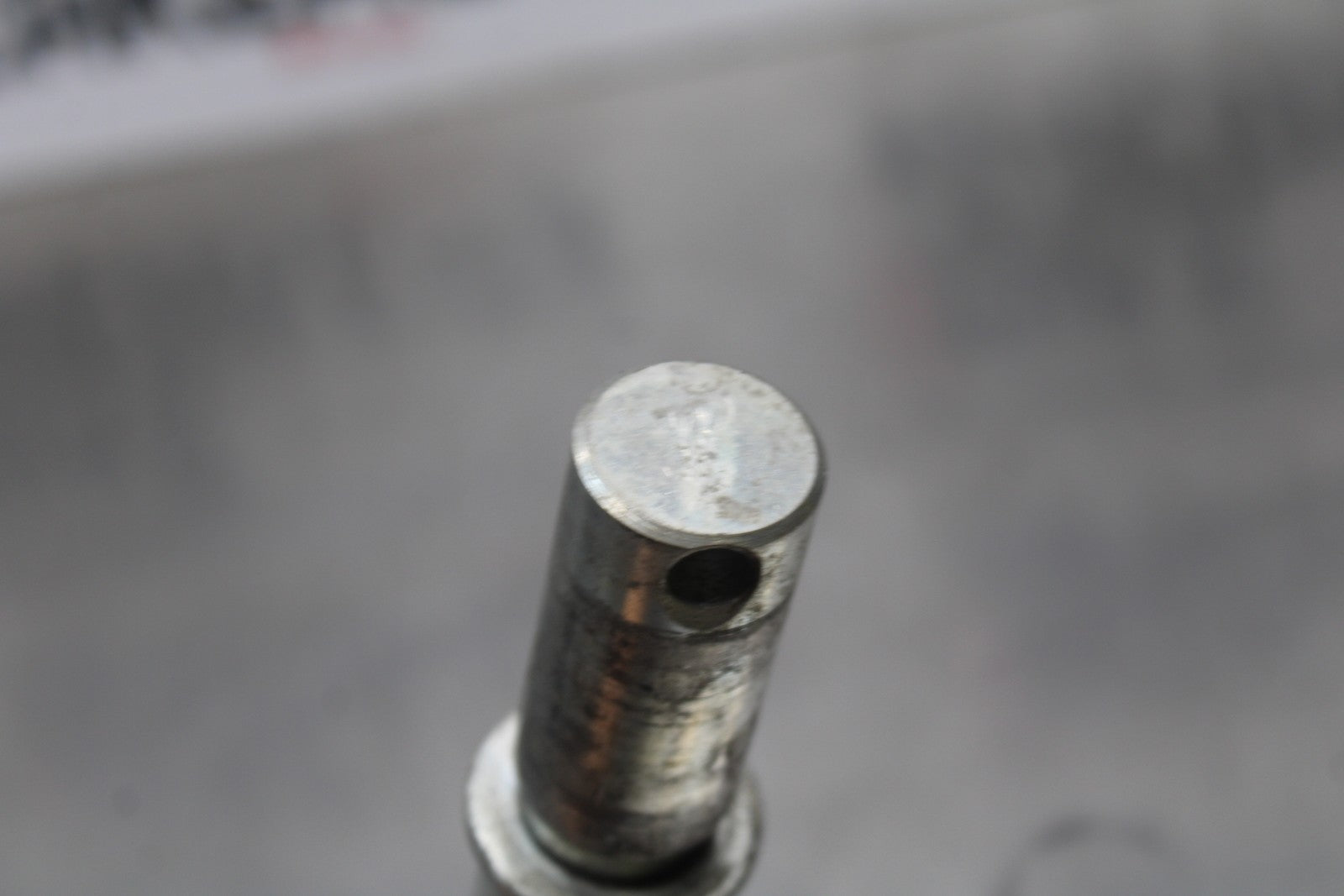 08 KAWASAKI VULCAN 900 FRONT WHEEL RIM AXLE PIVOT BOLT BB184