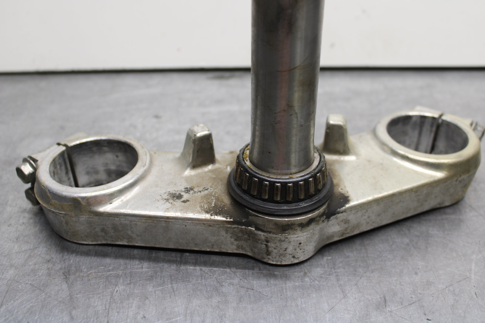 93-94 KAWASAKI NINJA ZX7R FRONT FORKS CLAMP LOWER TRIPLE TREE STEM BB124