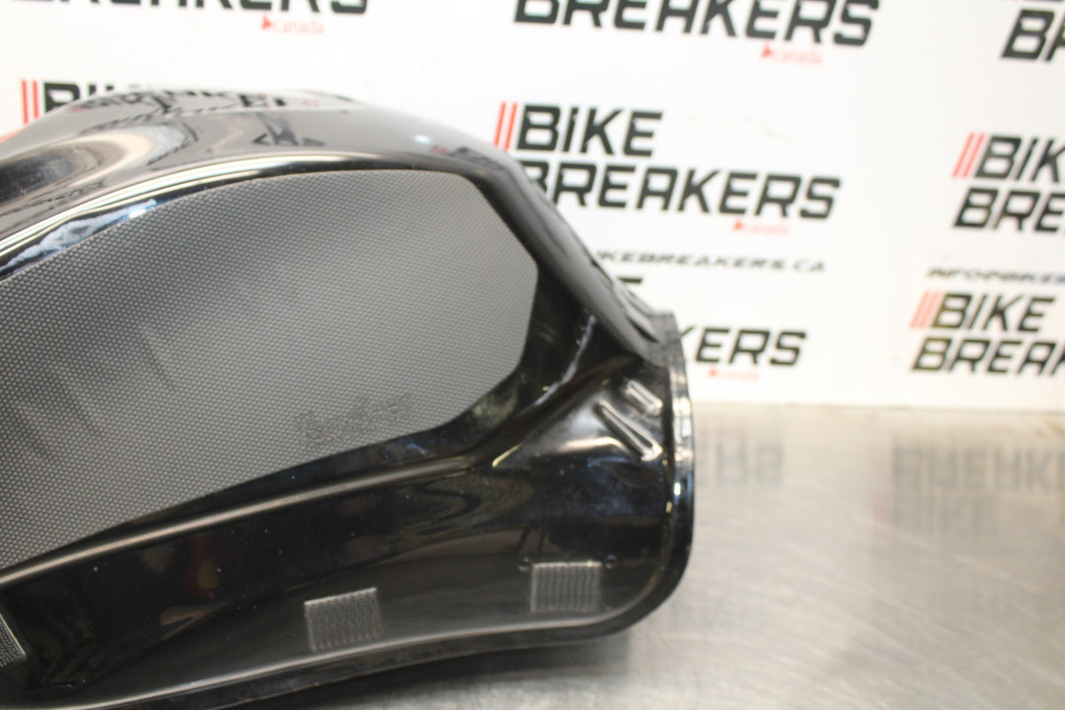 09 SUZUKI GSXR1000 GAS TANK FUEL CELL PETROL RESERVOIR BB777
