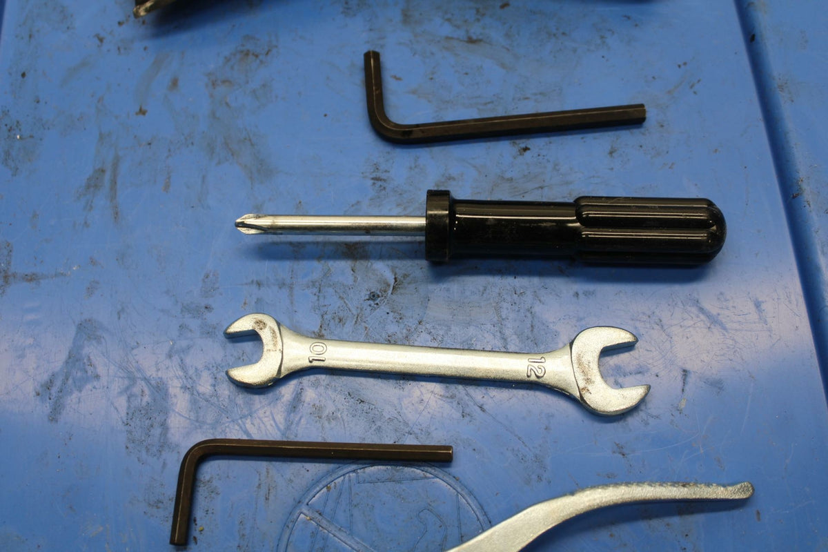 15-21 SUZUKI GSXR600 STOCK TOOLS OEM TOOL BAG KIT SET BB418