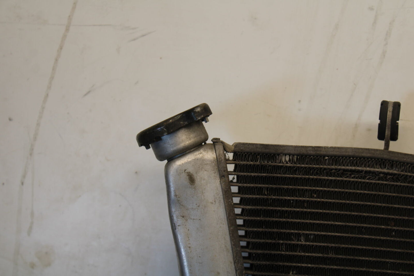 05-06 SUZUKI GSXR1000 ENGINE RADIATOR MOTOR COOLER COOLING 17710-41G00 BB677