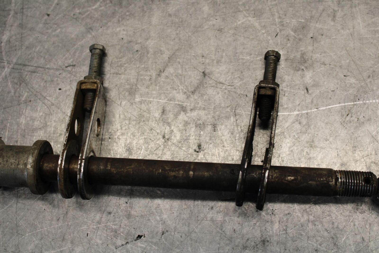 1974 Yamaha RD350 REAR AXLE BACK WHEEL RIM PIVOT BOLT AXEL BB53