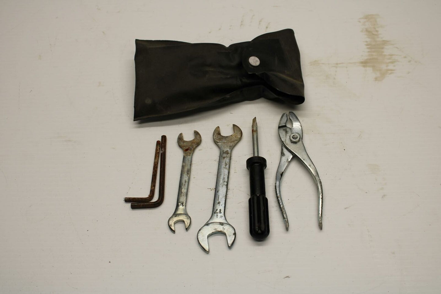 11-19 SUZUKI GSXR600 STOCK TOOLS OEM TOOL BAG KIT SET BB 241