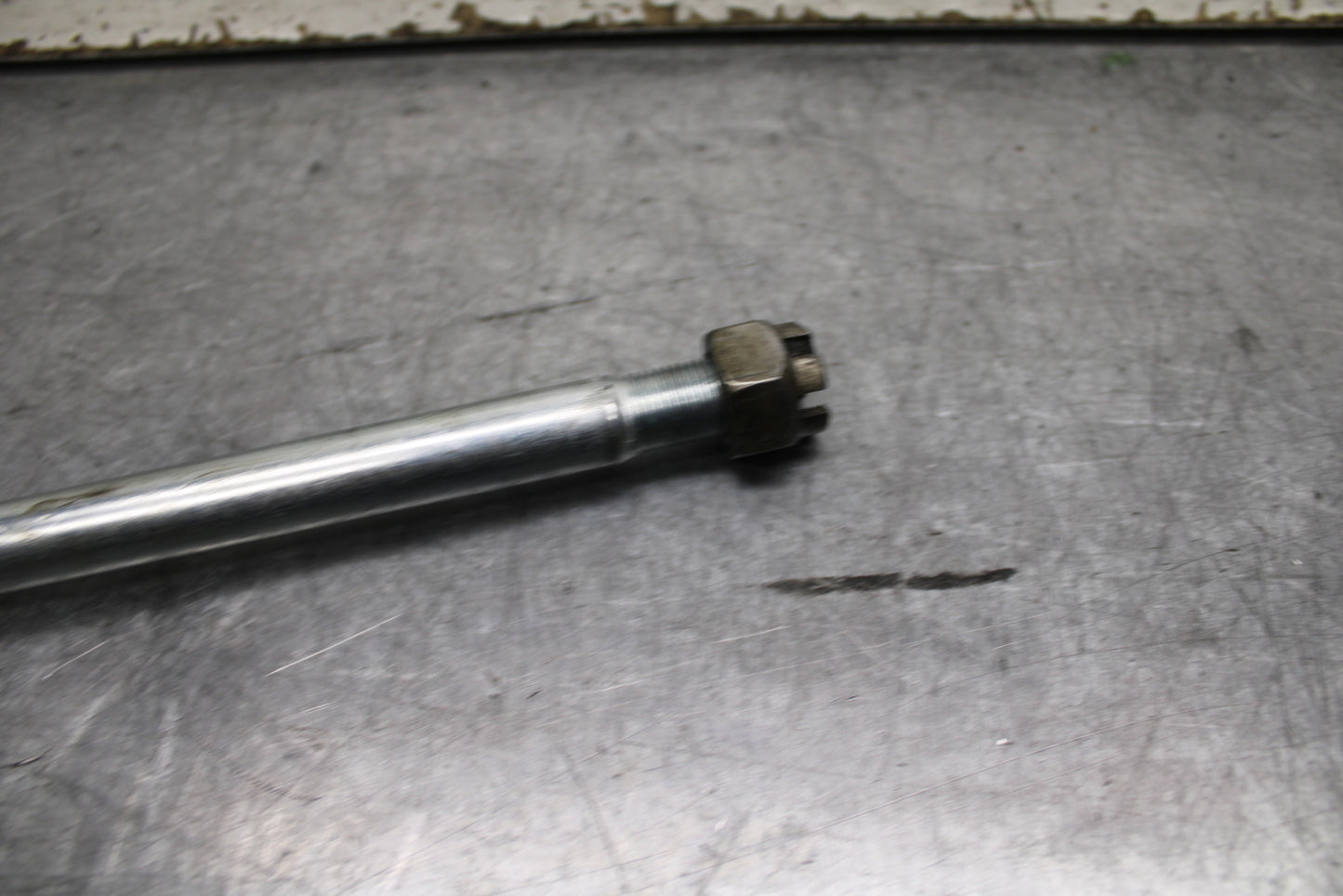 24 KAWASAKI NINJA 500 ABS FRONT WHEEL RIM AXLE PIVOT BOLT BB744