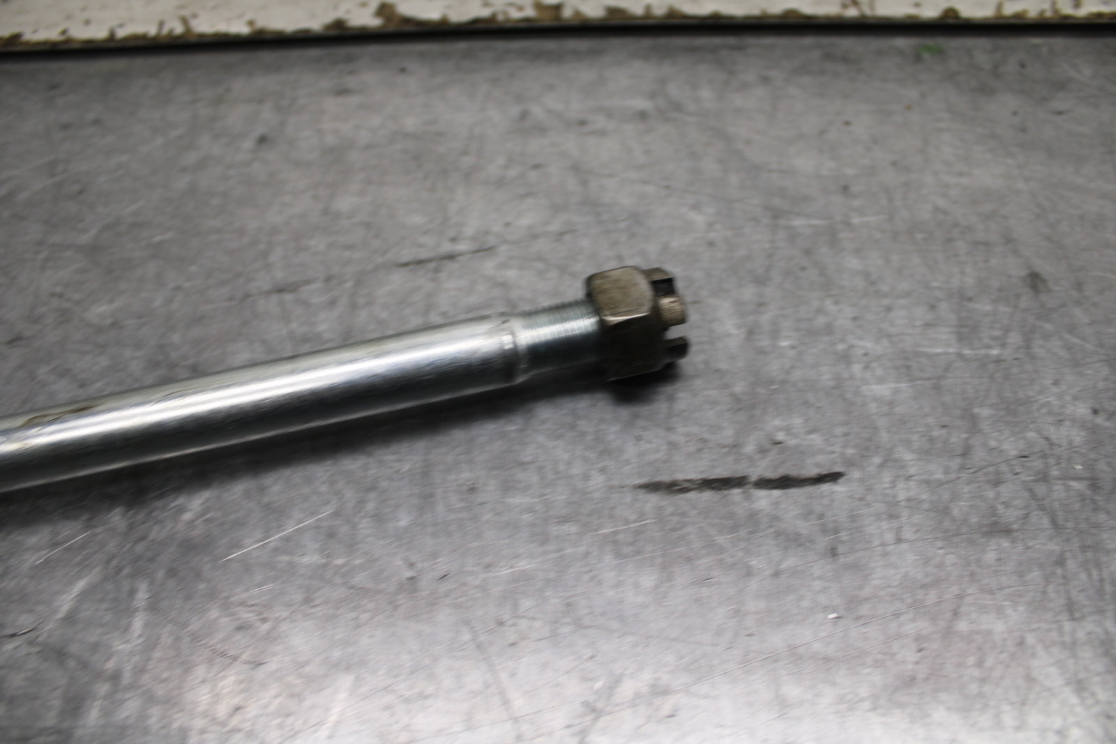 24 KAWASAKI NINJA 500 ABS FRONT WHEEL RIM AXLE PIVOT BOLT BB744