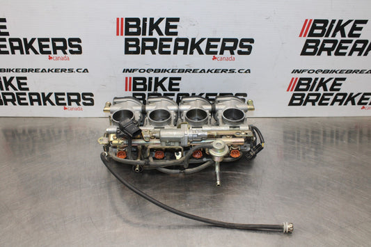 05 YAMAHA YZF R6 MAIN FUEL INJECTORS / THROTTLE BODIES BB814
