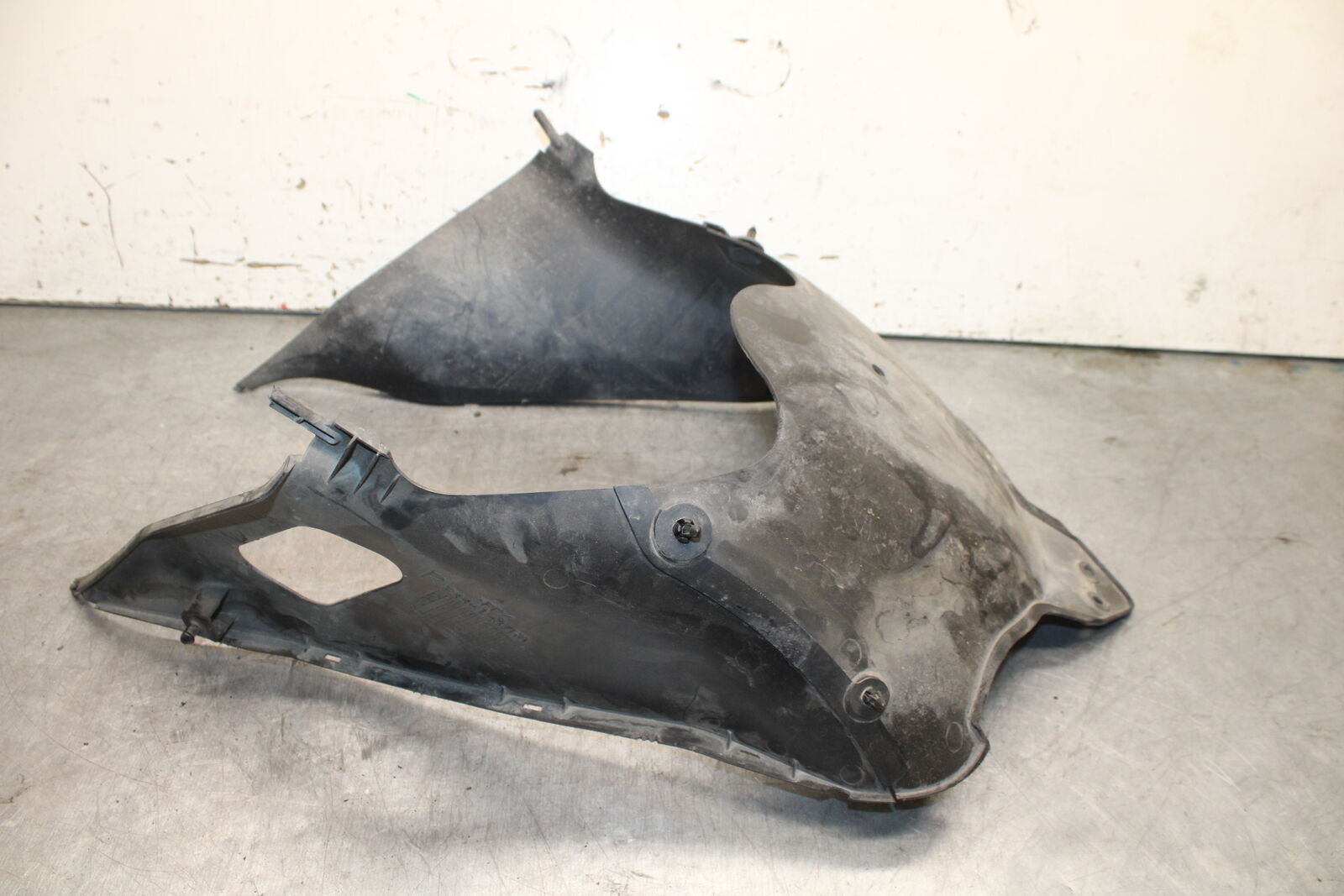 08-09 SUZUKI GSXR600 LOWER FRONT UPPER INNER HEADLIGHT COWL FAIRING  BB728