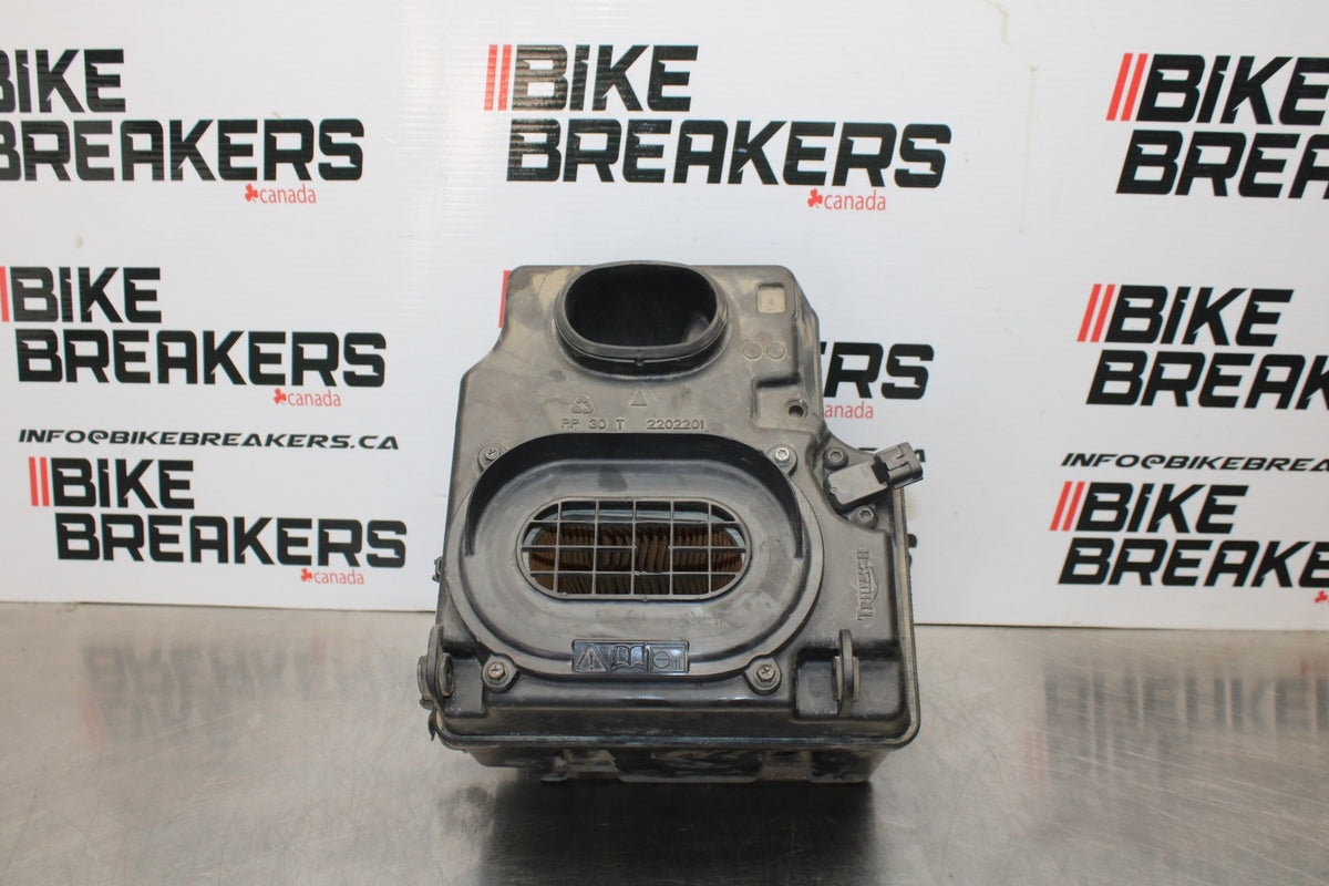 05 TRIUMPH ROCKET III AIRBOX AIR INTAKE FILTER BOX BB186