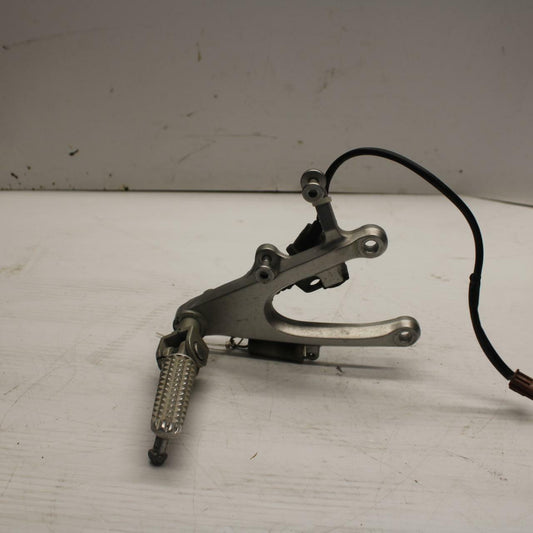 06 YAMAHA YZF R1 RIGHT REARSET REAR SET DRIVER FOOT PEG REST STOP  BB282
