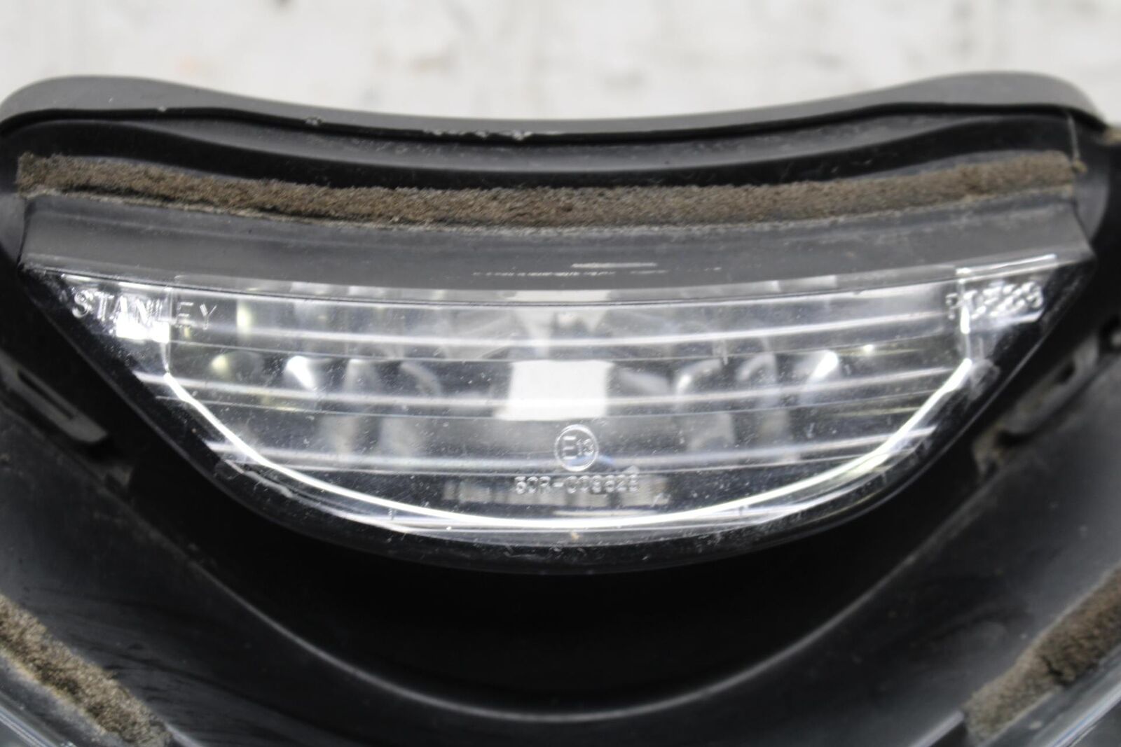 2000 Kawasaki Ninja ZX12R ZX1200A FRONT HEADLIGHT HEAD LIGHT LAMP 23007-1370 BB5