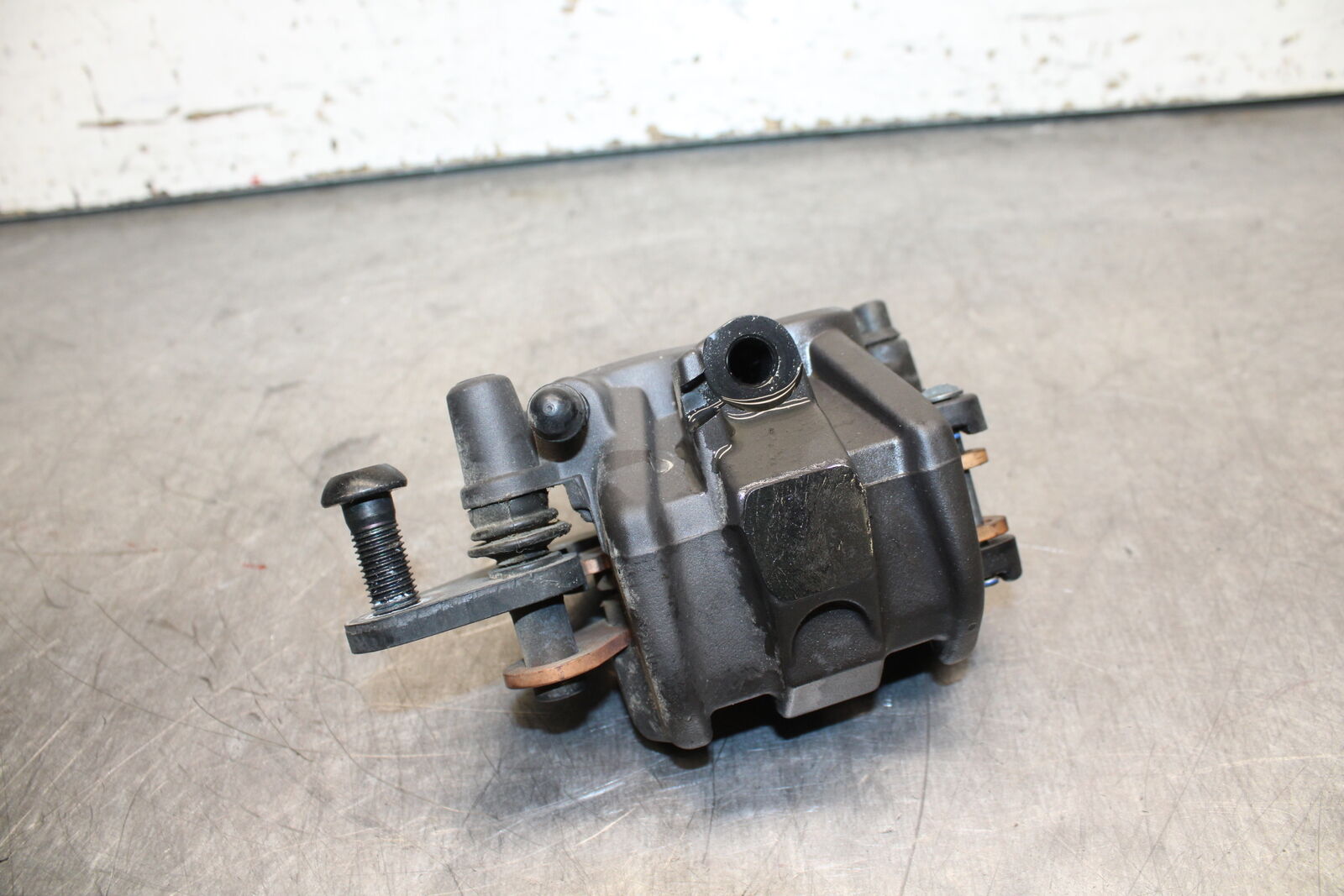 19-24 YAMAHA R3 RIGHT FRONT BRAKE CALIPER BB736