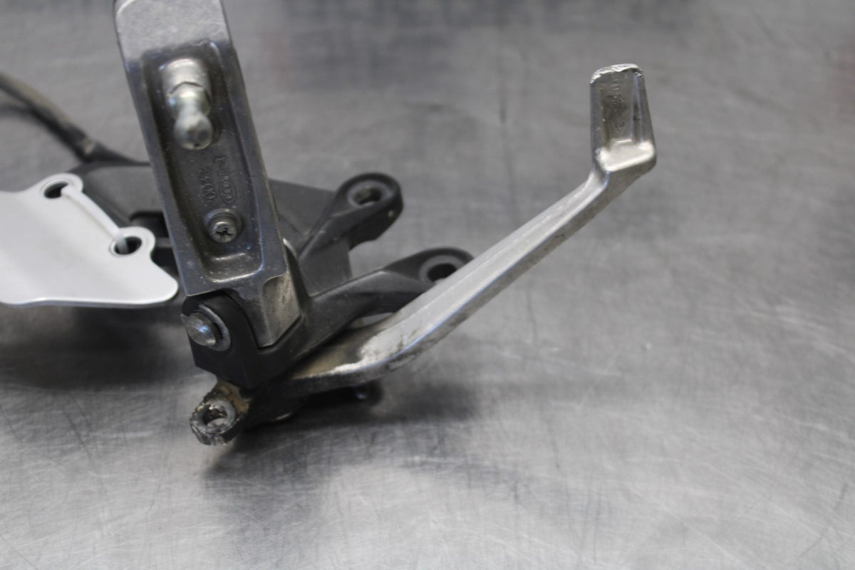 08-09 KAWASAKI NINJA ZX14R RIGHT REARSET REAR SET DRIVER FOOT PEG STOP BB932