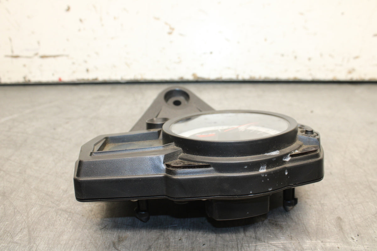 06-07 SUZUKI GSXR 600 SPEEDO TACH GAUGES CLUSTER SPEEDOMETER TACHOMETER BB243