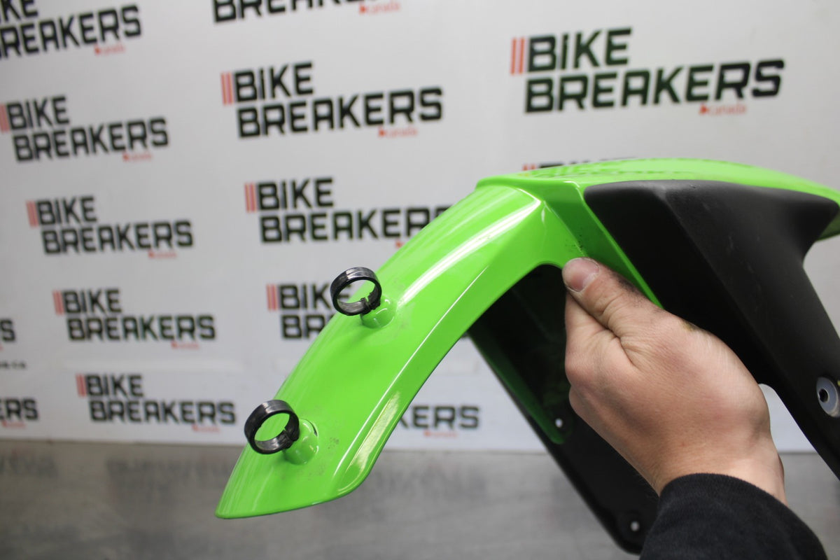 04-05 KAWASAKI NINJA ZX10R FRONT WHEEL FENDER COWL FAIRING BB931