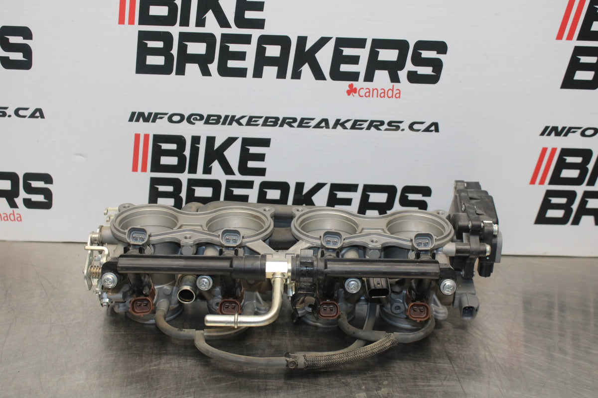 11-22 SUZUKI GSXR 600  MAIN FUEL INJECTORS / THROTTLE BODIES BB193