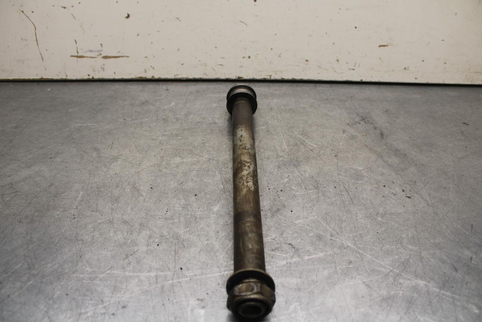 03-04 HONDA CBR600RR REAR AXLE BACK WHEEL RIM BOLT AXEL 42301-MEE-000 BB628