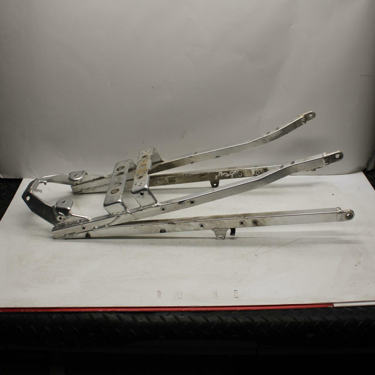 93-96 SUZUKI GSXR750W REAR BACK TAIL SUBFRAME SUB FRAME BB266