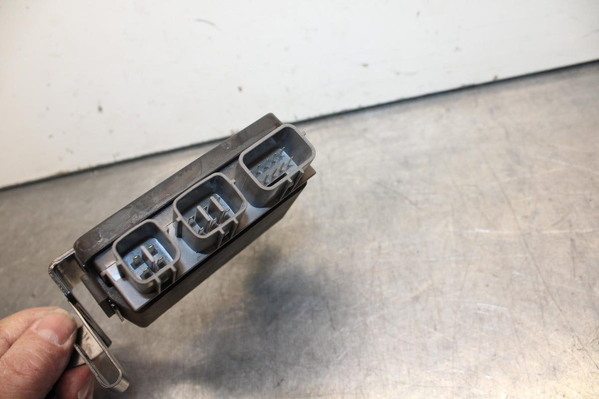 23-24 KAWASAKI ZX4R ZX 4RR ZX 4 RR ZX4 RR RELAY ASSEMBLY FUSE BOX BB610