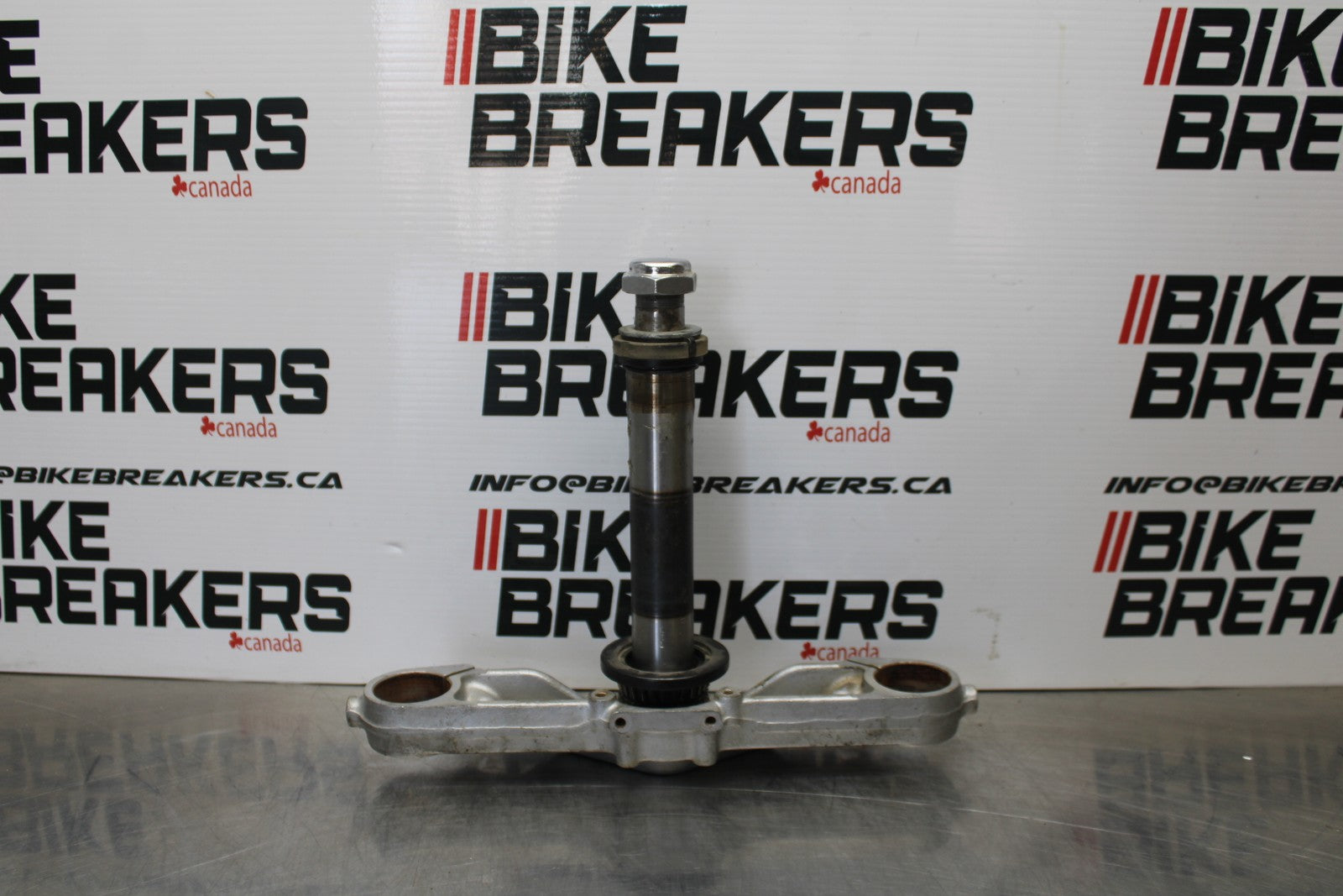 03-08 KAWASAKI VULCAN 1600 FRONT FORKS CLAMP LOWER TRIPLE TREE STEM BB196